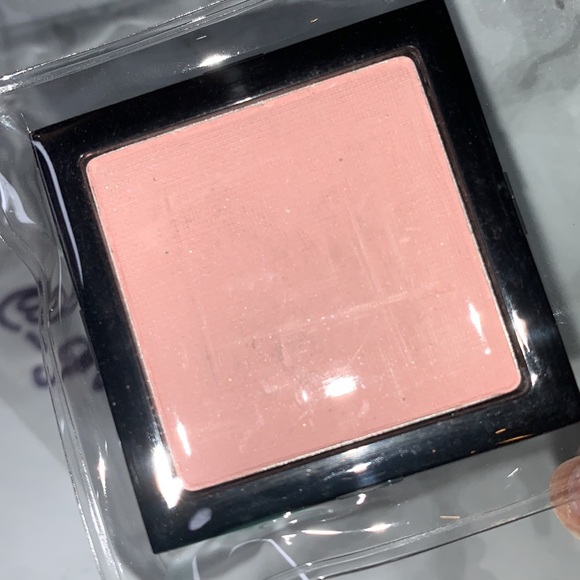 BABY PINK  (#43) Bobbi Brown Discontinued Eyeshadow - Picture 3 of 13